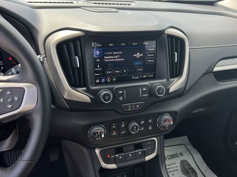 Used 2024 GMC Terrain Denali w/ Denali Premium Package image 10