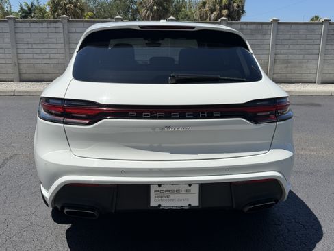 Used 2023 Porsche Macan AWD/4WD image 12