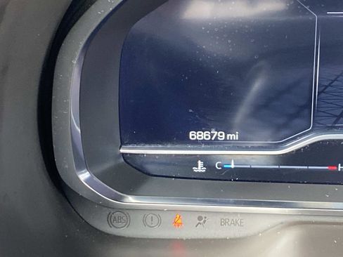 Used 2022 GMC Yukon SLT w/ SLT Premium Package image 32