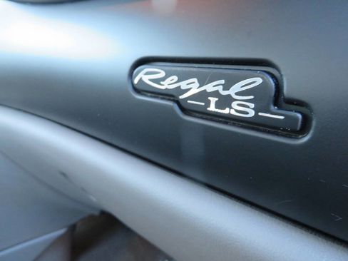 Used 2001 Buick Regal LS w/ Premium Pkg image 17
