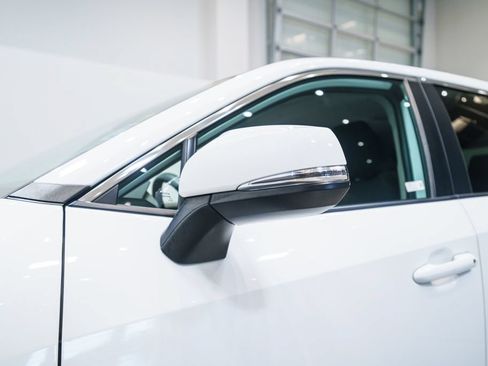 Certified 2022 Toyota RAV4 LE AWD/4WD image 12