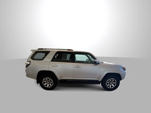 Certified 2024 Toyota 4Runner TRD Off-Road image 9