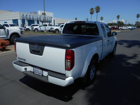 Used 2019 Nissan Frontier S RWD image 5