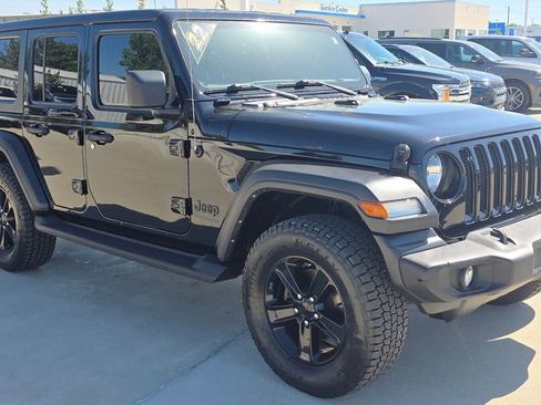 Used 2022 Jeep Wrangler Unlimited Sport AWD/4WD image 7