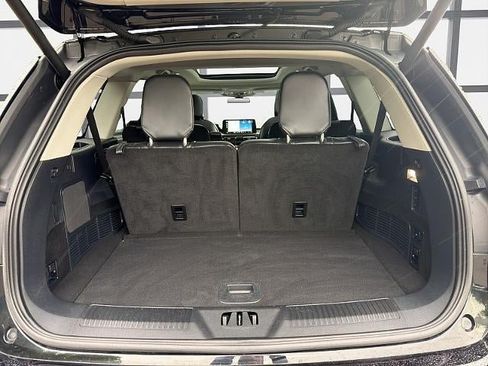 Used 2025 Lincoln Aviator AWD w/ Jet Appearance Package image 12