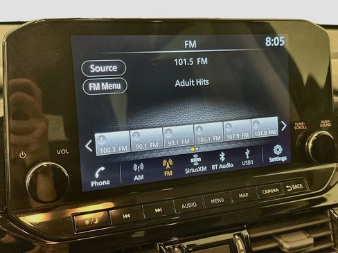 Used 2023 Nissan Pathfinder SL AWD/4WD image 21