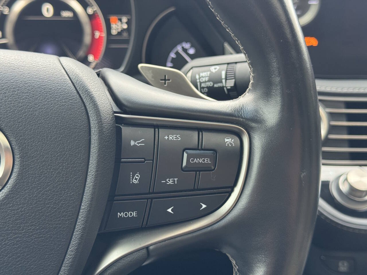 Used 2021 Lexus LS 500 AWD w/ Accessory Package (Z1) image 34