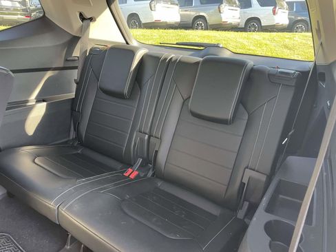 Used 2022 Volkswagen Atlas SEL Premium image 16