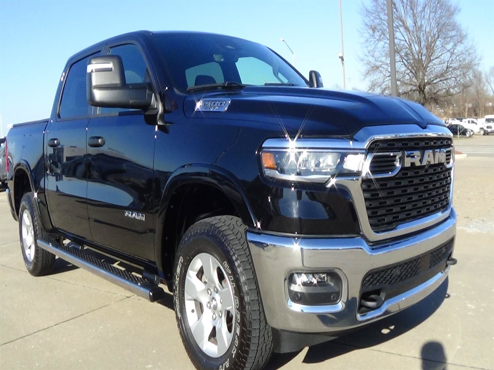 Used 2025 RAM 1500 Big Horn AWD/4WD image 4