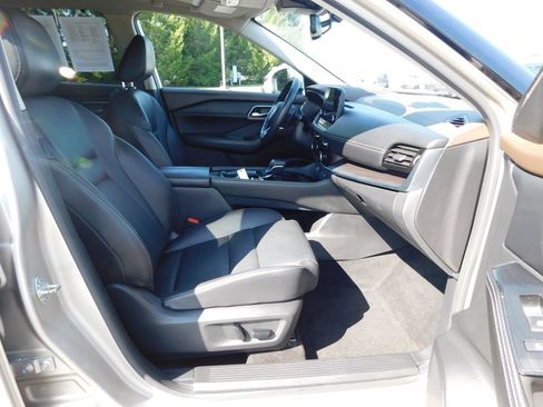 Used 2021 Nissan Rogue SL w/ Premium Package AWD/4WD image 18