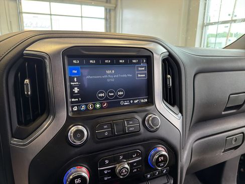 Used 2021 GMC Sierra 1500 SLT w/ SLT Convenience Package AWD/4WD image 25