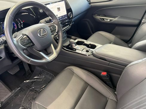 Used 2024 Lexus NX 250 FWD image 11