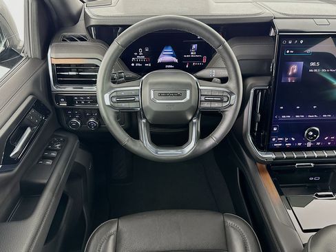 Used 2025 GMC Yukon Denali AWD/4WD image 16