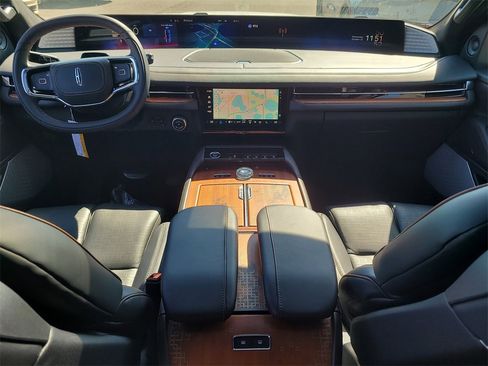 New 2025 Lincoln Navigator Black Label image 16