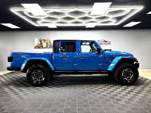 Used 2023 Jeep Gladiator Mojave w/ Cold Weather Group image 16