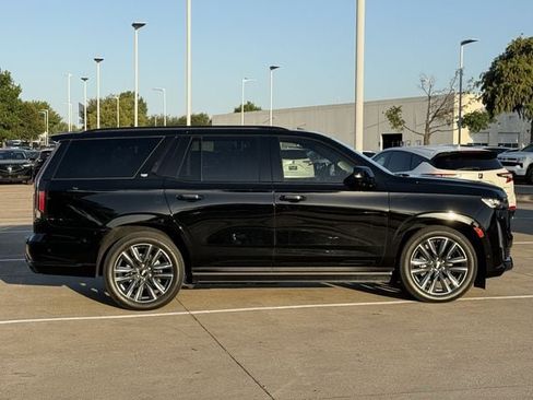 Used 2024 Cadillac Escalade Sport Platinum w/ LPO, Floor Liner Package AWD/4WD image 3