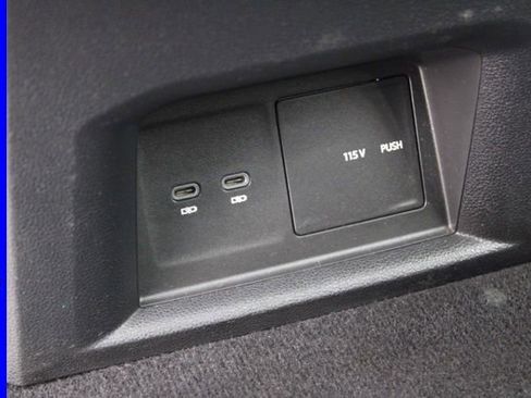 Used 2022 Volkswagen Atlas Cross Sport SEL R-Line image 28