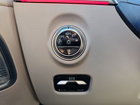 Certified 2025 Mercedes-Benz C 300 Sedan image 28