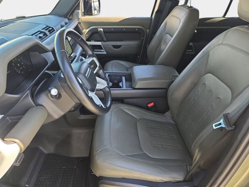 Certified 2020 Land Rover Defender 110 HSE image 18