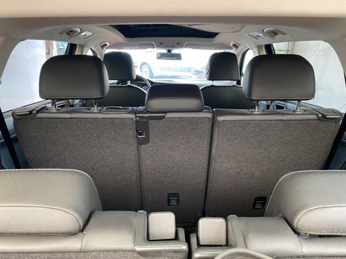 Used 2019 Volkswagen Tiguan SEL w/ 3rd Row Seat Package AWD/4WD image 21
