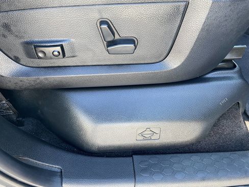 Used 2014 RAM 1500 Laramie w/ Convenience Group image 41