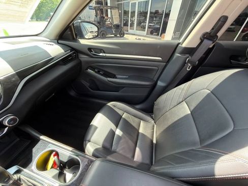 Used 2024 Nissan Altima 2.5 SR w/ SR Premium Package AWD/4WD image 20