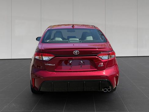 Used 2026 Toyota Corolla SE w/ SE Premium Package AWD/4WD image 4