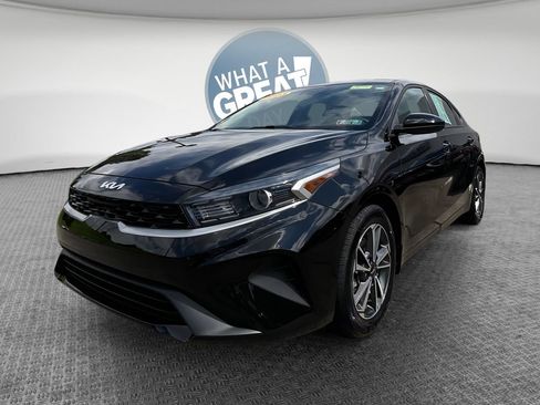 Used 2023 Kia Forte LXS FWD image 8