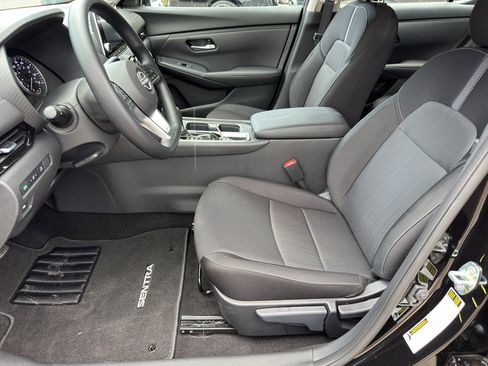 New 2025 Nissan Sentra SV w/ Trunk Package image 40