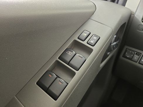 Used 2021 Nissan Frontier SV w/ Midnight Edition Floor Mats image 29