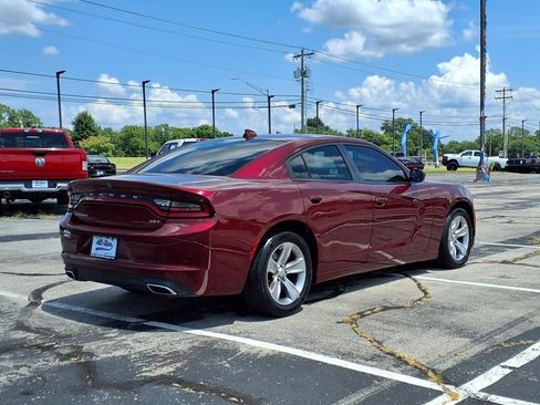 Used 2017 Dodge Charger SXT image 7