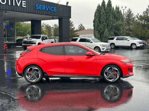 Used 2020 Hyundai Veloster Turbo FWD image 2
