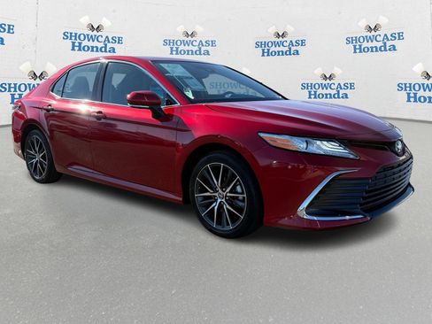 Used 2024 Toyota Camry XLE image 10