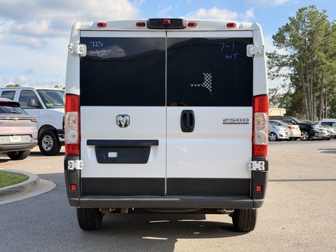 Used 2025 RAM ProMaster 2500 w/ U-Haul Equipment Group FWD image 21