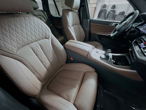 Used 2023 BMW X5 xDrive40i w/ M Sport Package image 31