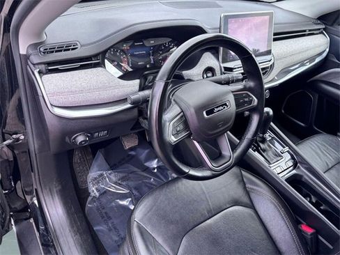 Used 2022 Jeep Compass Latitude image 9