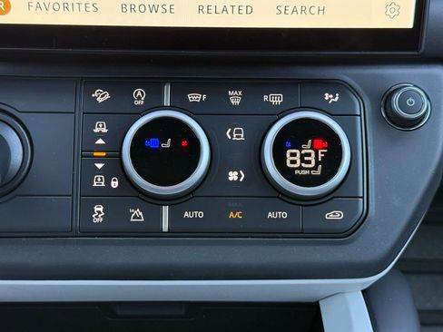 New 2026 Land Rover Defender 130 X-Dynamic SE image 24