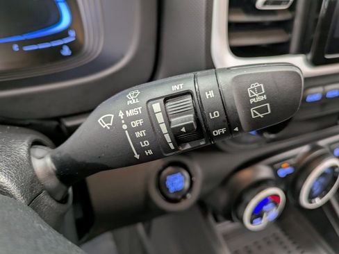 Certified 2024 Hyundai Venue Limited image 19