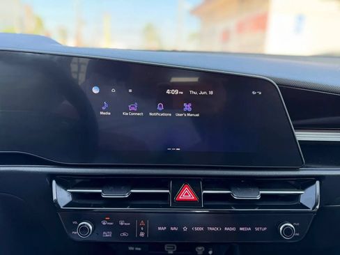 Used 2023 Kia Niro EX FWD image 48