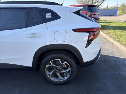 New 2026 Chevrolet Trax LT FWD image 7