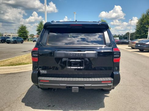 Used 2025 Toyota 4Runner SR5 AWD/4WD image 4