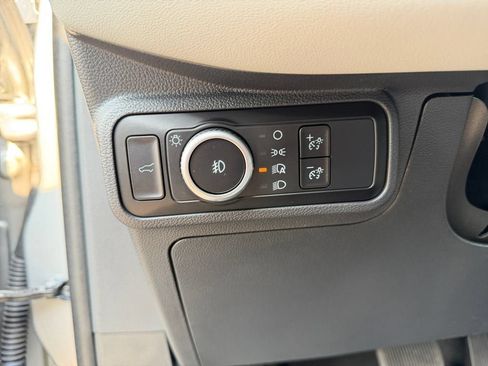 Used 2025 Ford Explorer Active w/ Active Comfort Package AWD/4WD image 22