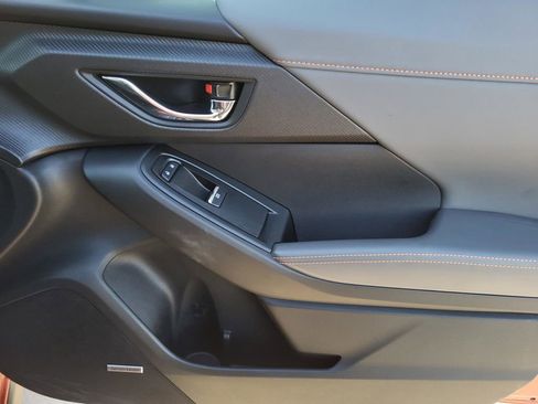 Certified 2025 Subaru Crosstrek 2.5i Limited w/ Crosstrek Mirror Package image 6