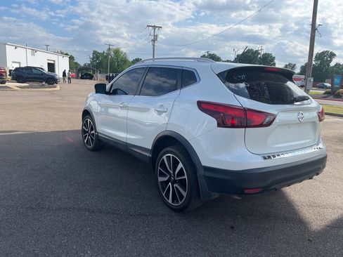 Used 2018 Nissan Rogue Sport SL FWD image 5