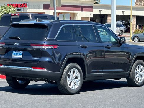 Used 2023 Jeep Grand Cherokee Limited w/ Trailer Tow Prep Group (B) AWD/4WD image 8
