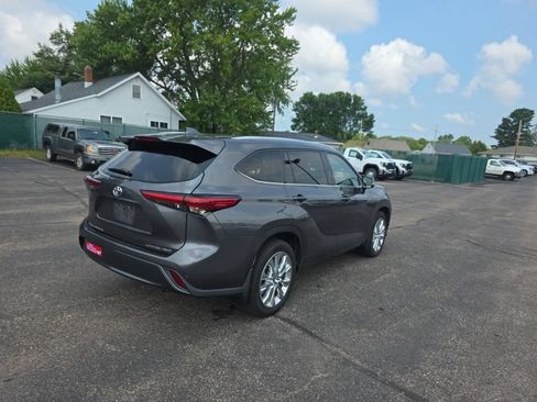 Used 2021 Toyota Highlander Limited AWD/4WD image 6