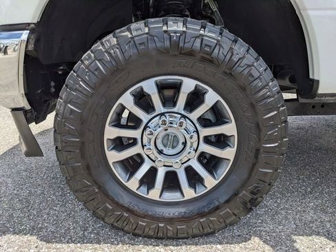 Used 2020 Ford F250 Lariat w/ Lariat Ultimate Package AWD/4WD image 10