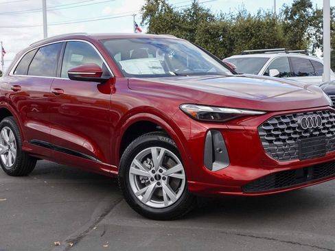 New 2025 Audi Q5 Premium image 3