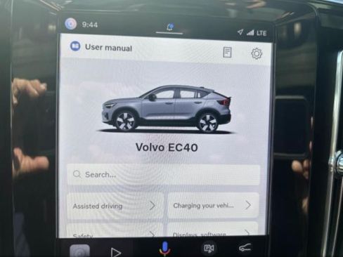 Certified 2023 Volvo C40 Recharge Core w/ Climate Package AWD/4WD image 10