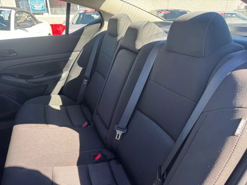 Used 2023 Nissan Altima 2.5 SV FWD image 9